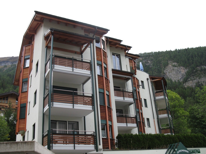 LA PROMENADE, 2.5 room apartment with south-west balcony in the center